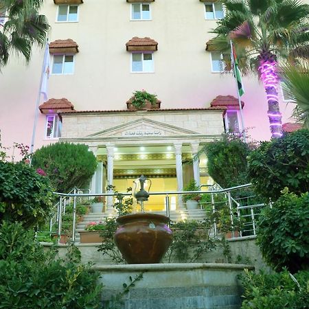 Amra Palace International Hotel Wadi Musa Exterior foto